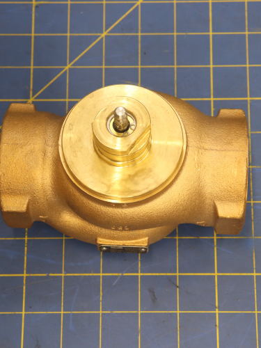 SP Belimo Valve 40Cv Bronze Body SS on blue mat