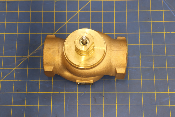 SP Belimo Valve 40Cv Bronze Body SS on blue mat
