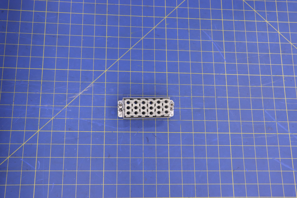 CONNECTOR - PV, MALE 18 PIN